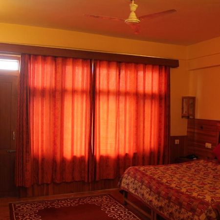 Pema Thang Hotel Kangra Luaran gambar